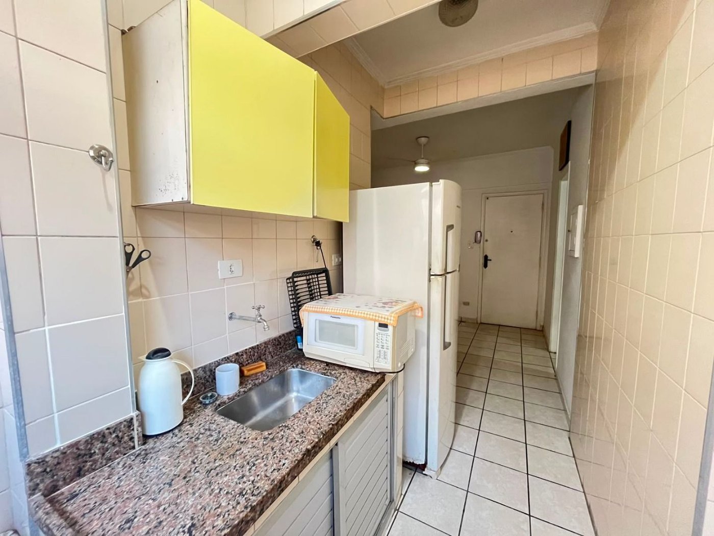 Apartamento na Quadra da Praia na Ponta da Praia – Andar Alto | Excelente Oportunidade em Santos!