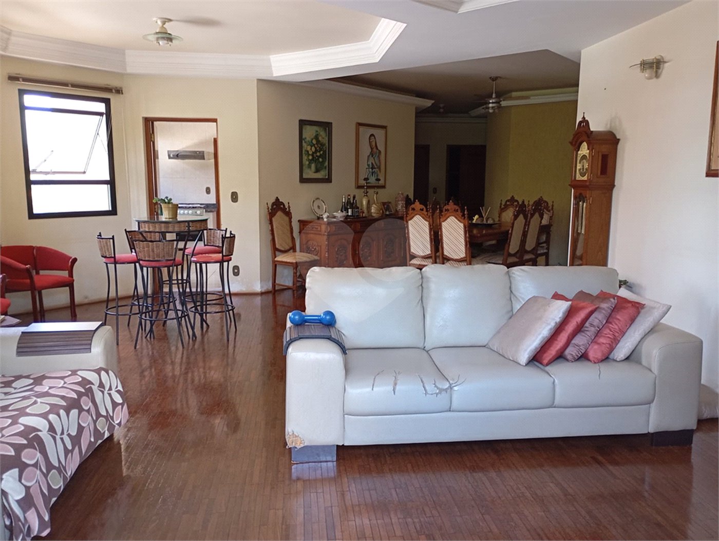 Apartamento à venda com 3 quartos, sendo 1 suíte, no Centro, Araraquara, SP