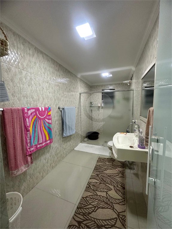 Sobrado à venda com 4 quartos em Jardim Luciana, Itaquaquecetuba, SP