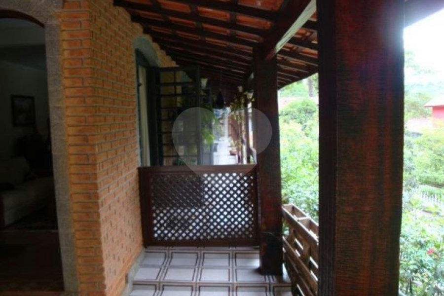 Casa Térrea à venda com 3 quartos, sendo 1 suíte, em Parque Petrópolis, Mairiporã, SP