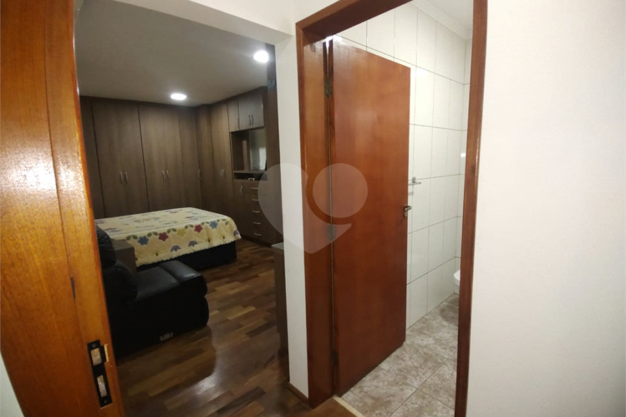 Casa à venda com 3 suítes no condomínio Morada das Hortênsias, São Paulo - SP