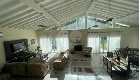 Casa à venda com 4 suítes no condomínio Parque Petrópolis 4 Secção, Mairiporã - SP