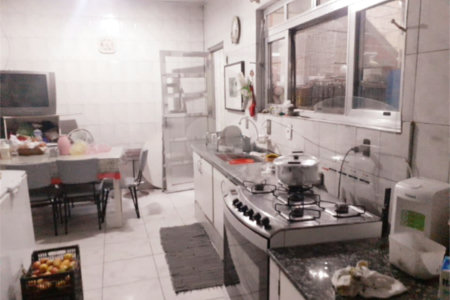 Casa à venda com 4 quartos, sendo 1 suíte, em Vila Gustavo, São Paulo, SP
