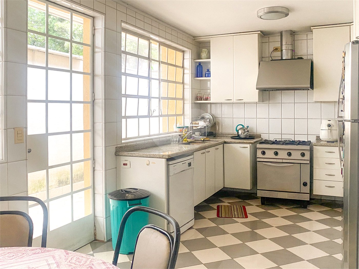 Casa de Vila à venda com 5 quartos, sendo 4 suítes, em Chácara Santo Antônio, São Paulo, SP