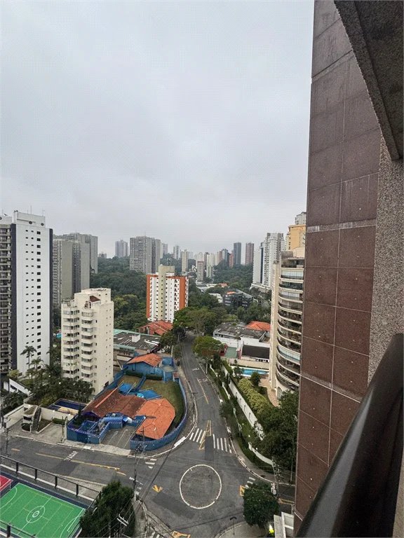 Apartamento à venda com 3 suítes em Vila Suzana, São Paulo, SP