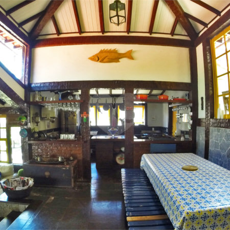 Casa à venda com 8 quartos, sendo 4 suítes, em Alto de Búzios, Armação dos Búzios, RJ