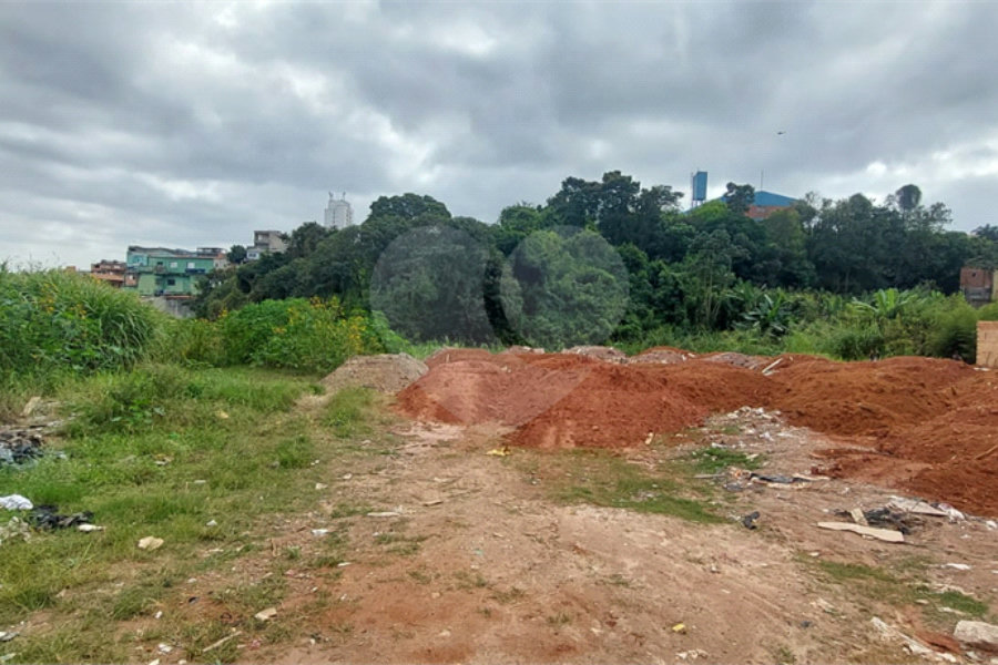 Terreno à venda em Guaianazes, São Paulo, SP