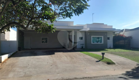 Casa à venda com 3 suítes no condomínio Village Ipanema 1, Araçoiaba da Serra - SP