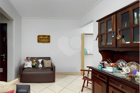 Apartamento à venda na Aclimação de 65 metros quadrados, com 2 dormitórios 1 vaga