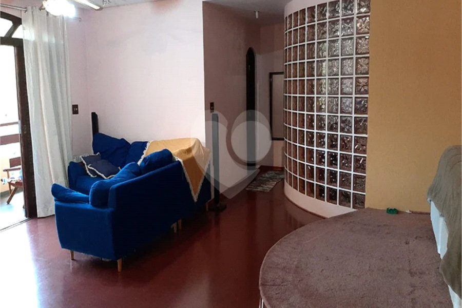 Casa à venda com 6 quartos, sendo 4 suítes, no condomínio Alpes da Cantareira, Mairiporã - SP