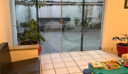 Sobrado à venda ou para alugar com 2 suítes em Itaim Bibi, São Paulo, SP