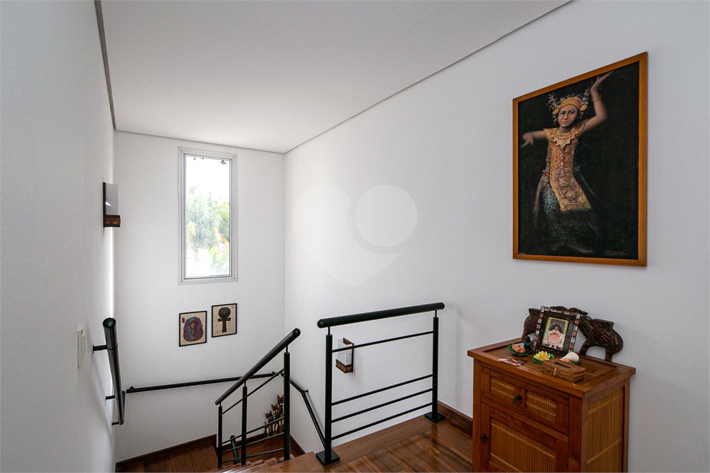 Casa à venda com 5 quartos, sendo 4 suítes, no condomínio Villa de Monterey, São Paulo - SP