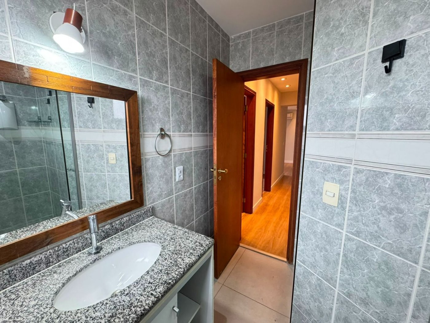 Apartamento com 3 dormitórios à venda, 103 m² por R$ 765.000,00 - Embaré - Santos/SP