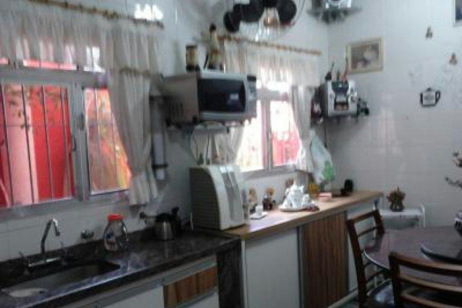 Sobrado à venda com 4 quartos, sendo 2 suítes, em Penha, São Paulo, SP