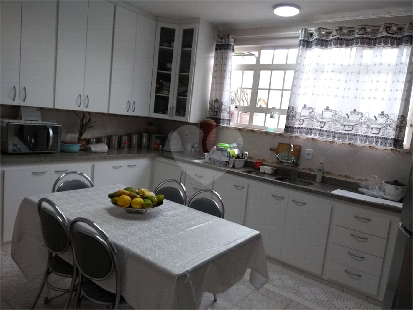 Sobrado à venda com 3 suítes em Jardim Realce, Suzano, SP