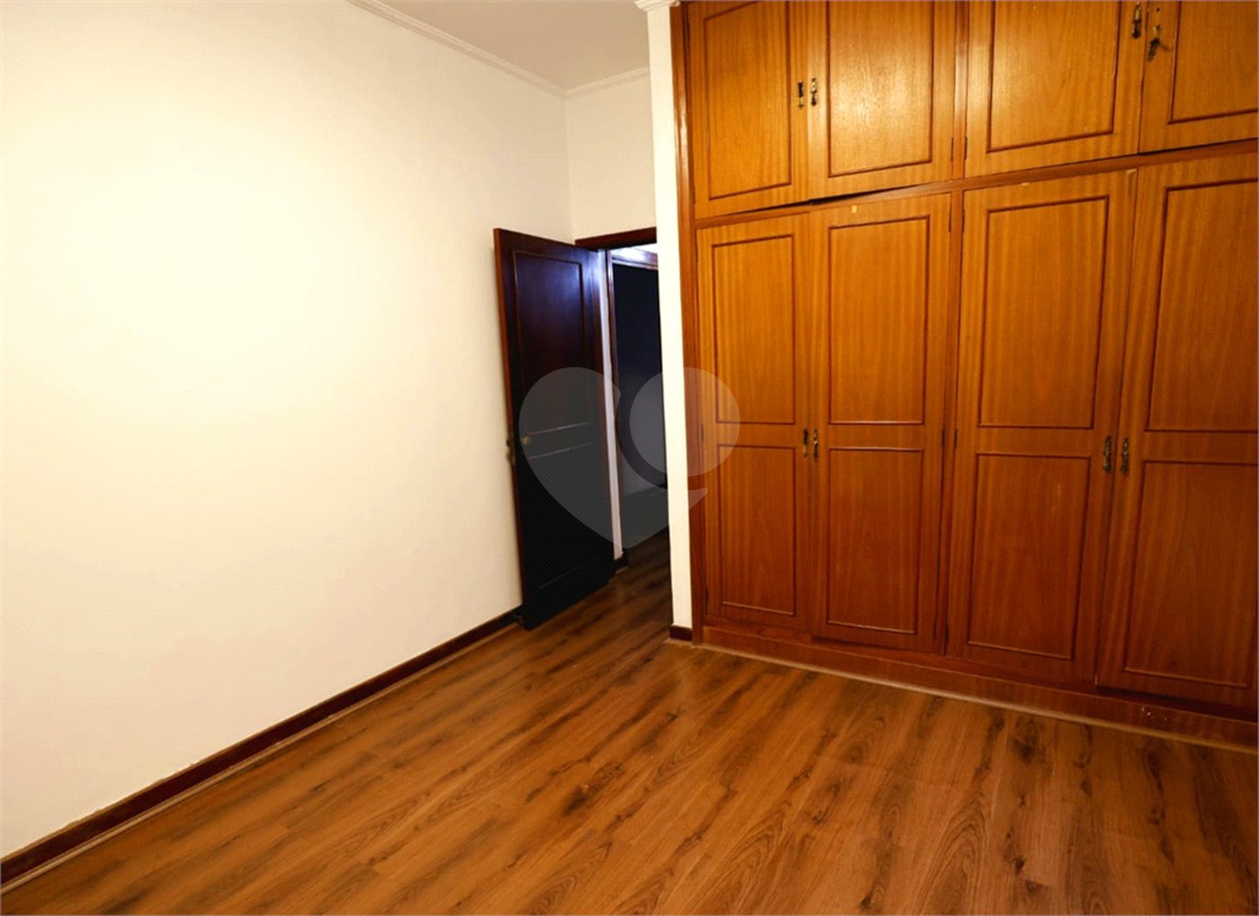 Casa à venda com 4 quartos, sendo 2 suítes, em Jardim São Bento, São Paulo, SP