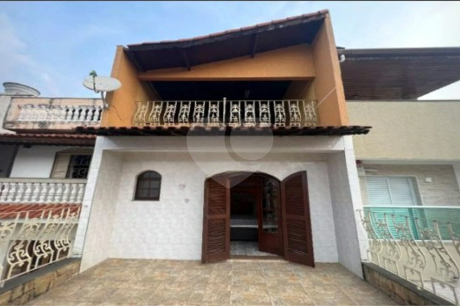 Sobrado à venda com 3 quartos, sendo 1 suíte, em Tremembé, São Paulo, SP