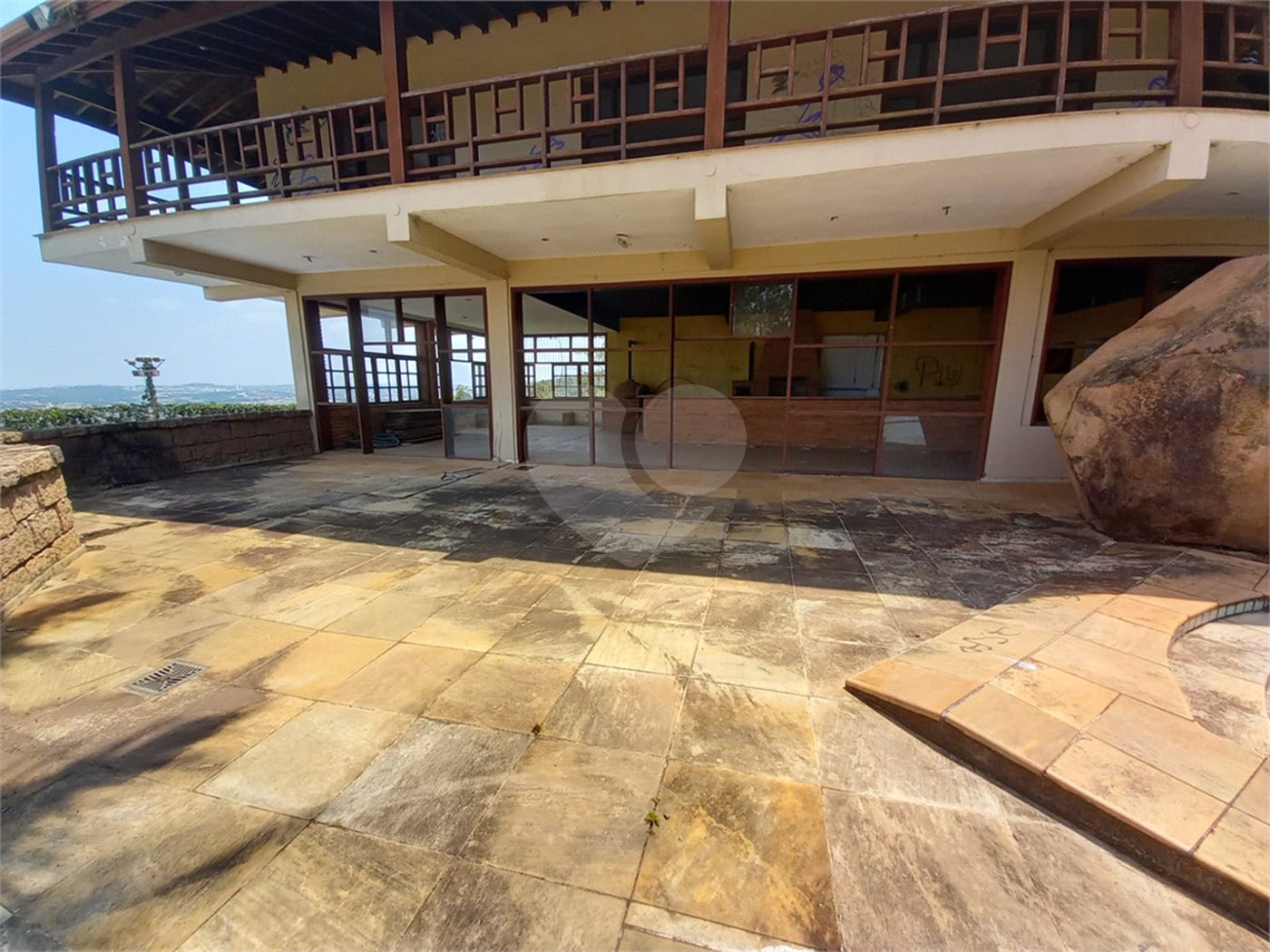 Casa à venda com 14 quartos, sendo 10 suítes, no condomínio Rua do Observatorio 2270, Vinhedo - SP