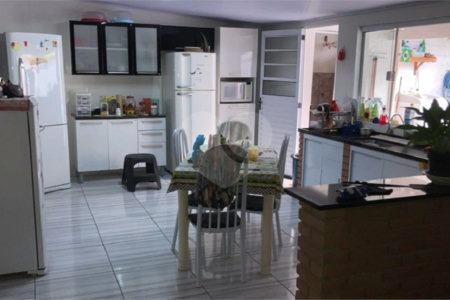 Casa à venda com 3 quartos em Morro do Algodão, Caraguatatuba, SP