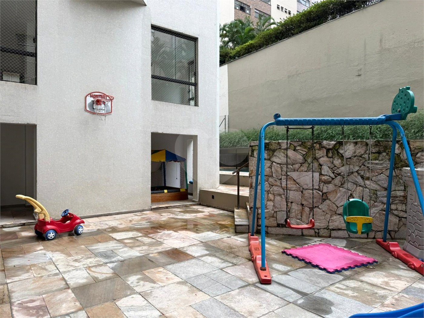 Apartamento à venda com 3 quartos, sendo 1 suíte, em Jardim Paulista, São Paulo, SP