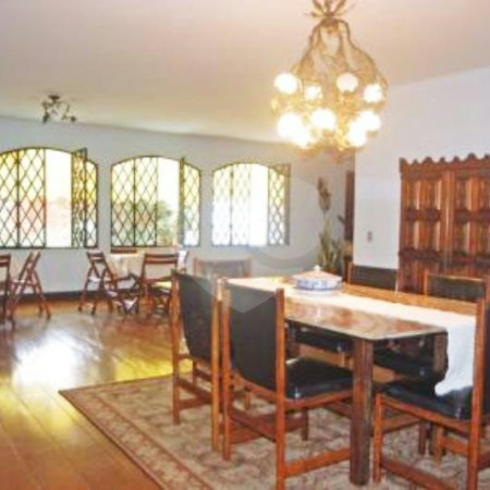 Casa à venda com 5 quartos, sendo 4 suítes, em Alto da Boa Vista, São Paulo, SP