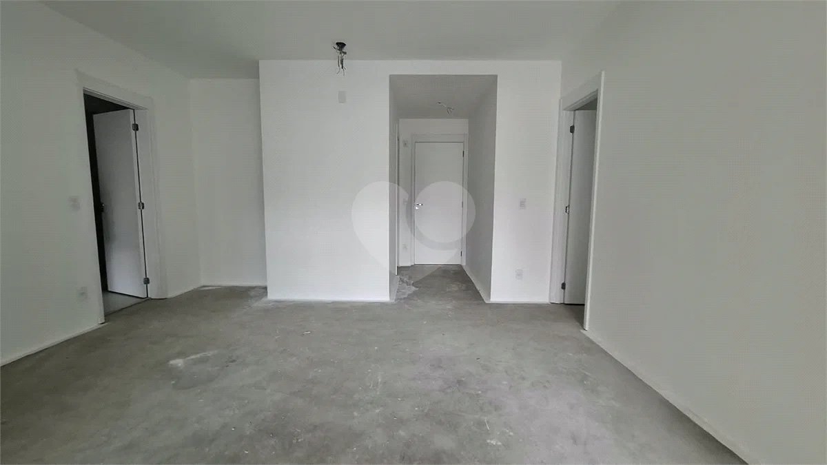 Apartamento à venda com 3 suítes em Vila Pirajussara, São Paulo, SP