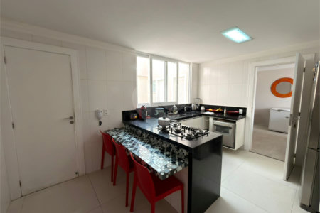 Casa à venda com 4 suítes em Portinho, Cabo Frio, RJ