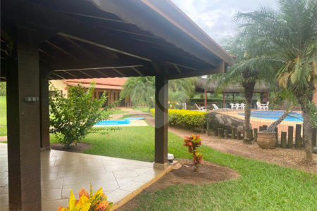 Casa à venda com 8 quartos, sendo 4 suítes, no condomínio Santa Filomena, Salto - SP