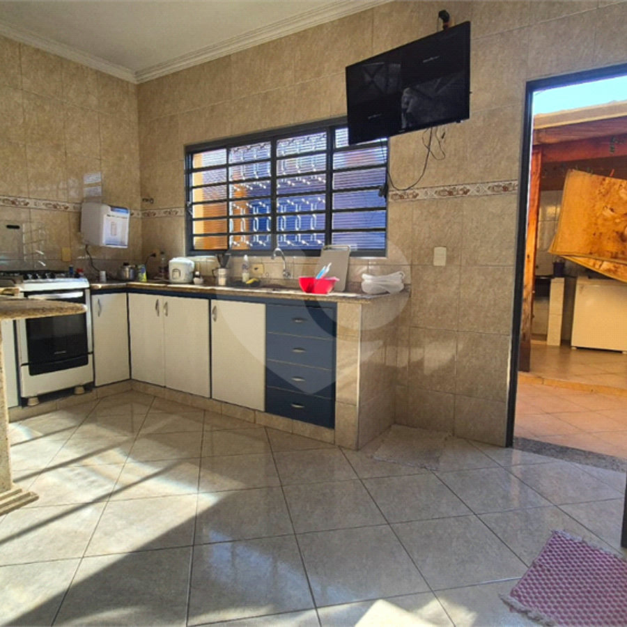 Casa à venda com 3 quartos, sendo 1 suíte, em Vila Angélica, Sorocaba, SP