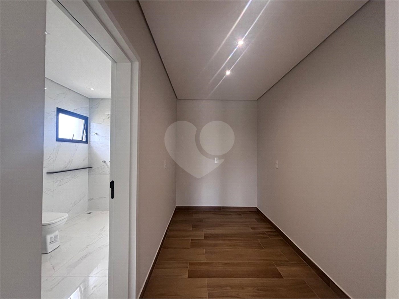 Casa à venda com 3 suítes no condomínio Campos do Conde I e II, Sorocaba - SP