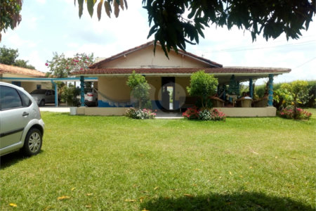 Chácara à venda com 5 quartos, sendo 2 suítes,  no Centro, Sarapuí, SP