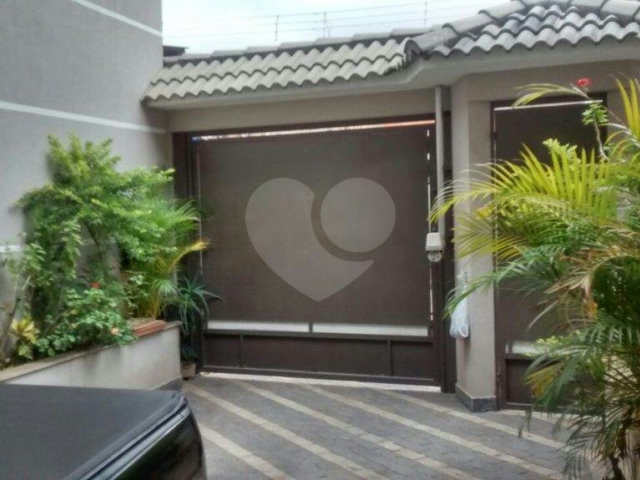 Sobrado à venda com 3 quartos, sendo 1 suíte,  em Jardim Las Vegas, Guarulhos, SP