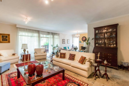 Casa à venda com 5 quartos, sendo 3 suítes, em Alto da Boa Vista, São Paulo, SP
