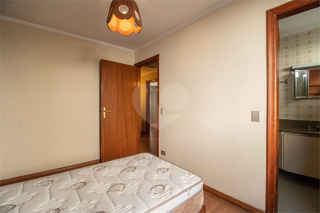 Casa à venda com 5 quartos, sendo 4 suítes, em Jardim Prudência, São Paulo, SP