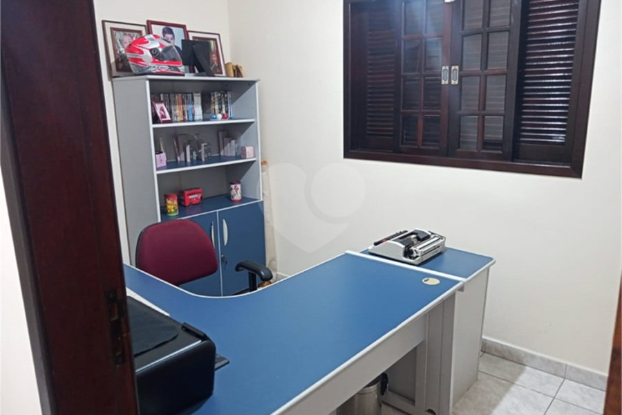 Sobrado à venda com 3 quartos, sendo 1 suíte, em Parque Continental II, Guarulhos, SP