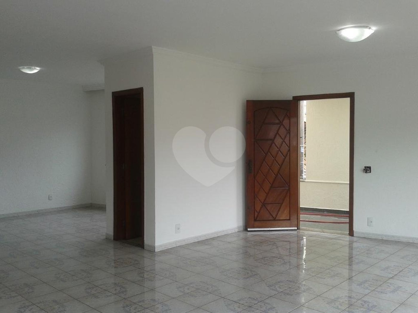 Sobrado à venda com 3 quartos, sendo 1 suíte, em Tremembé, São Paulo, SP