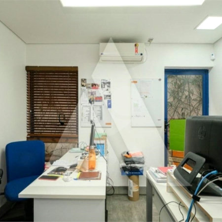 Casa à venda com 3 quartos, sendo 1 suíte, em Indianópolis, São Paulo, SP