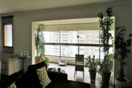 Apartamento à venda com 4 quartos, sendo 3 suítes,  em Jardim Monte Kemel, São Paulo, SP