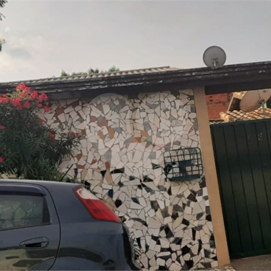 Casa Térrea à venda com 3 quartos, sendo 1 suíte, em Capela, Vinhedo, SP