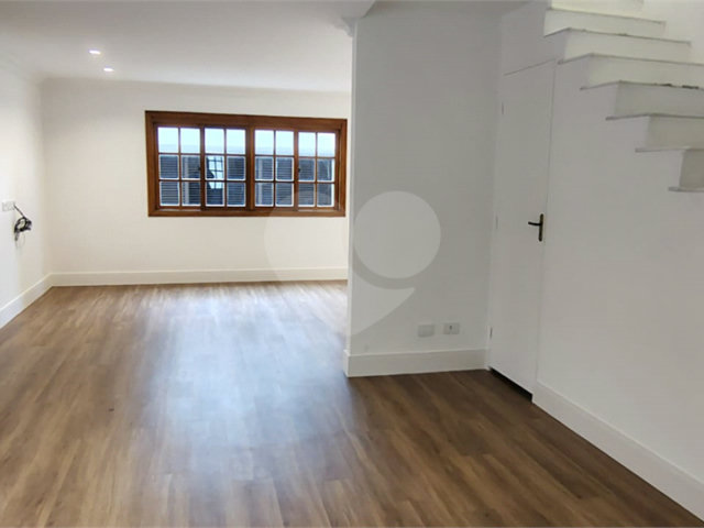 Casa de Vila à venda com 3 quartos, sendo 2 suítes,  em Santo Amaro, São Paulo, SP