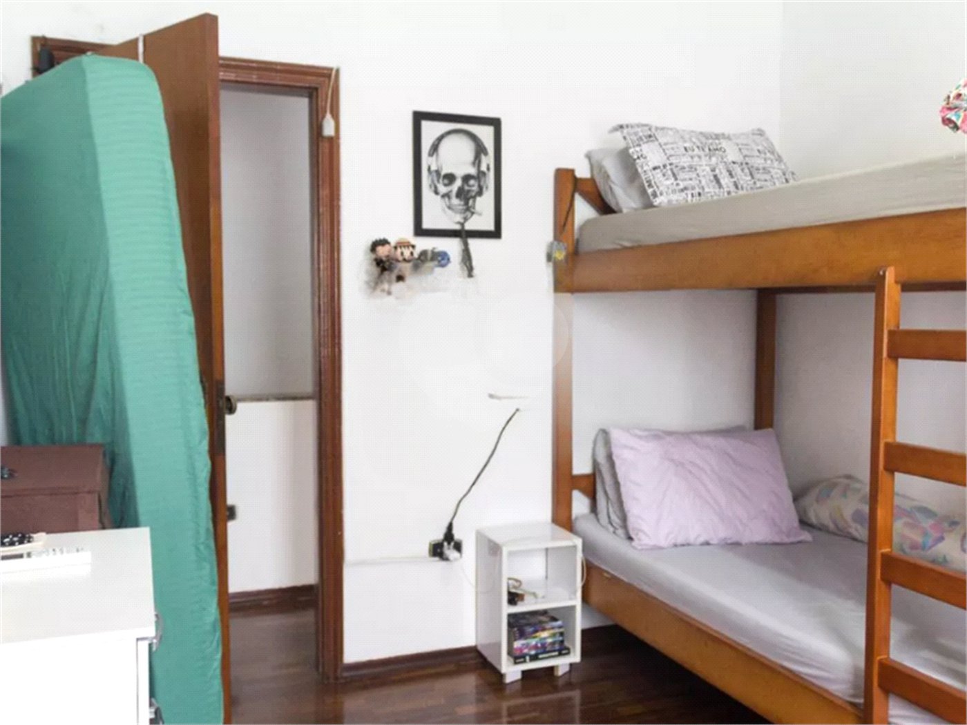 Sobrado à venda com 4 quartos, sendo 1 suíte, em Vila Jaguara, São Paulo, SP