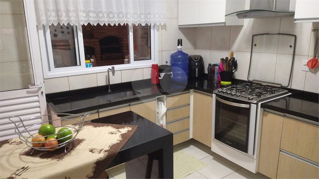 Sobrado à venda com 3 quartos, sendo 1 suíte, em Vila Suissa, Mogi das Cruzes, SP
