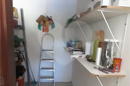 Casa à venda com 4 quartos, sendo 1 suíte, no Centro, Bom Jesus dos Perdões, SP