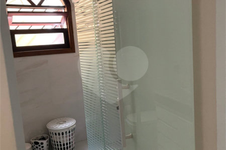 Sobrado à venda com 3 quartos, sendo 1 suíte, em Jardim Fernandes, São Paulo, SP