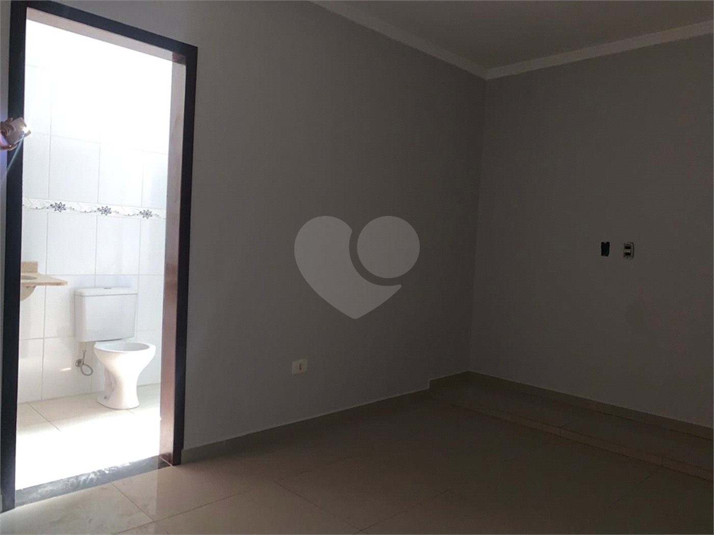 Sobrado à venda com 3 quartos, sendo 1 suíte, em Nova Cerejeira, Atibaia, SP