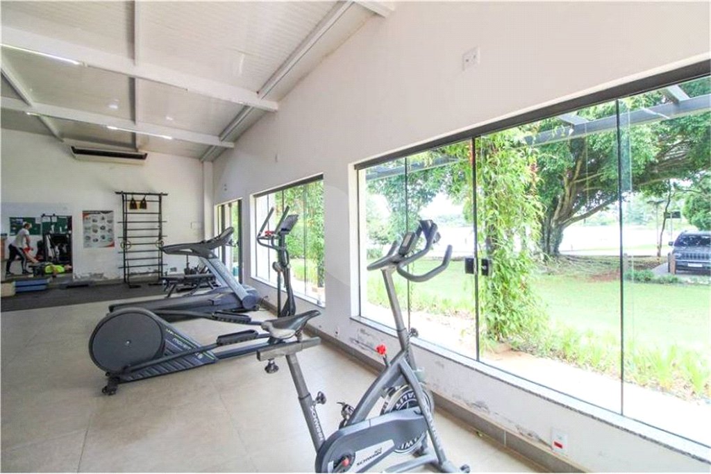Casa à venda com 4 quartos, sendo 2 suítes, no condomínio Vivendas do Lago, Sorocaba - SP