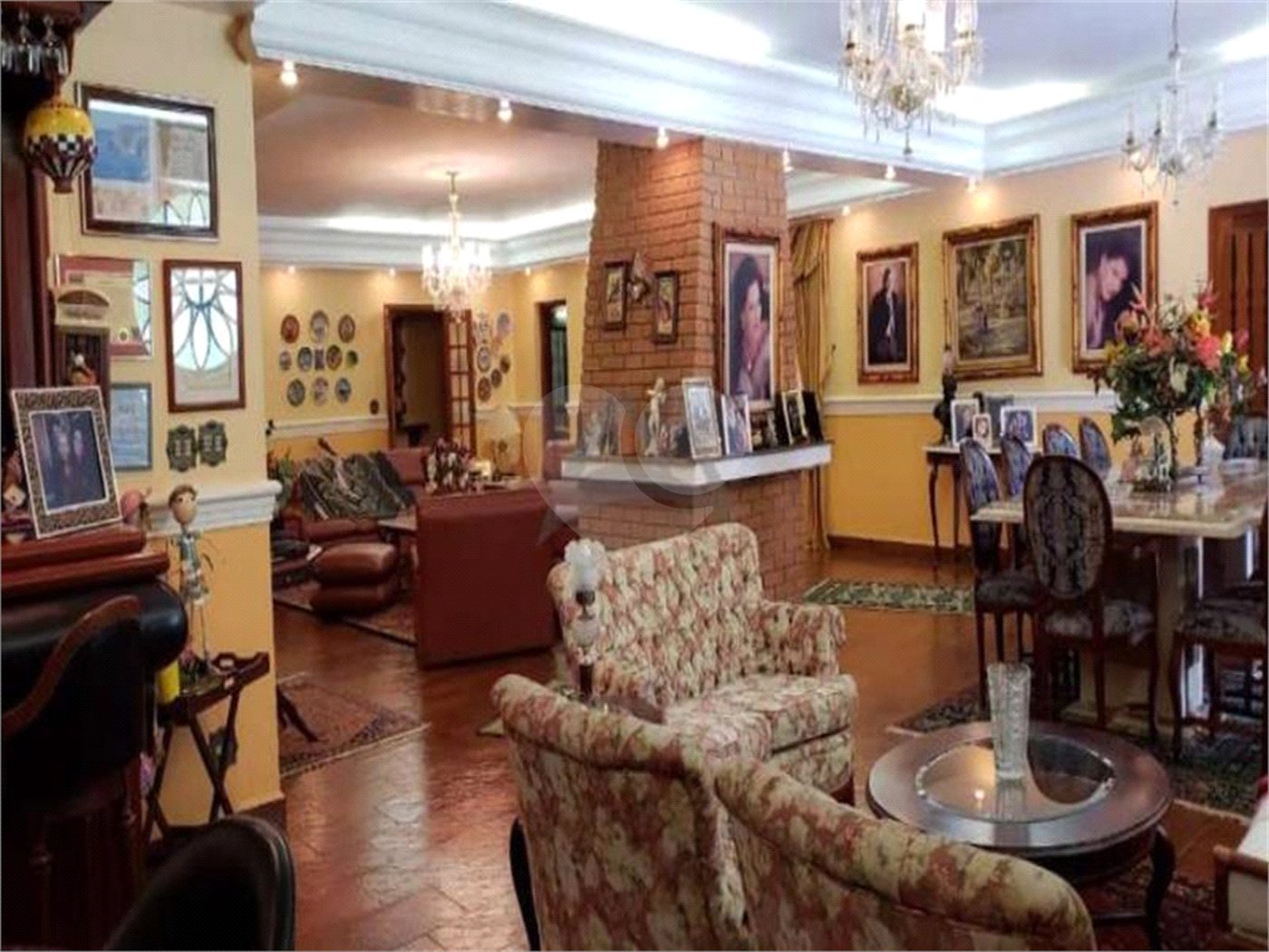 Casa à venda com 4 suítes no condomínio Vale do Itamaraca, Valinhos - SP