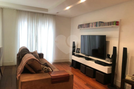 Casa à venda com 4 quartos, sendo 2 suítes, no condomínio Sunríse, São Paulo - SP