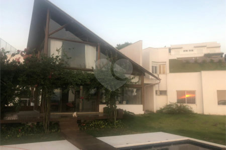 Mansão de Luxo em Louveira: Viva o Sonho no Condomínio Jardim Primavera