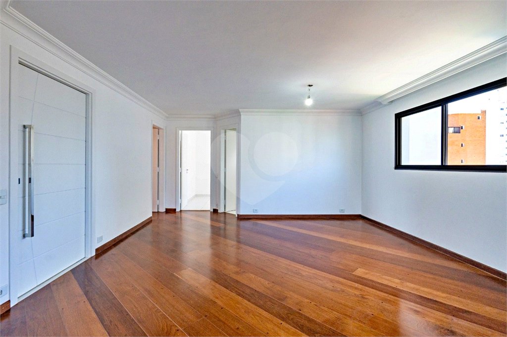 Apartamento à venda com 3 suítes em Campo Belo, São Paulo, SP